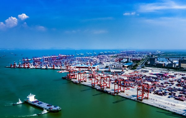 大众配资 航运枢纽能级跃升，南沙加速驶向万亿临港经济“蓝海”